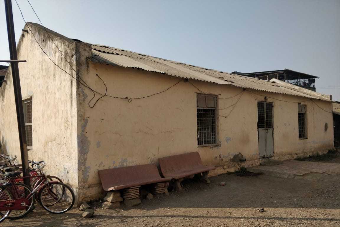 Side view of Baitul Uloom campus